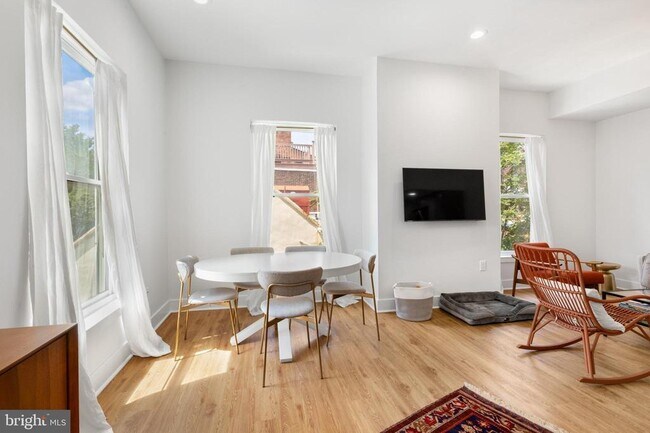 Photo - 1119 Pine St Unit 202