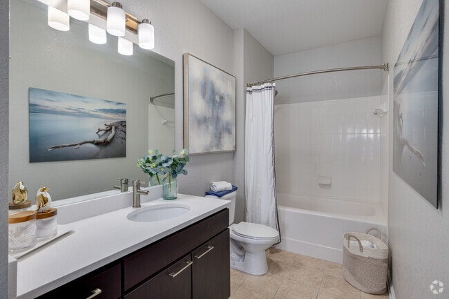 2BR, 2BA - 1,234SF - Primary Bathroom