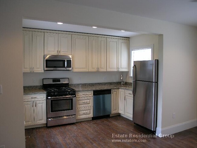 Building Photo - 169 Hillside St Unit 2 Rental