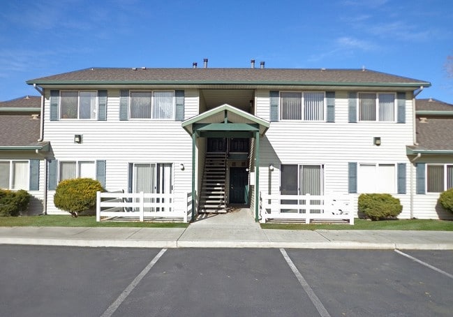 Lovelock Gardens - Lovelock Gardens Apartments