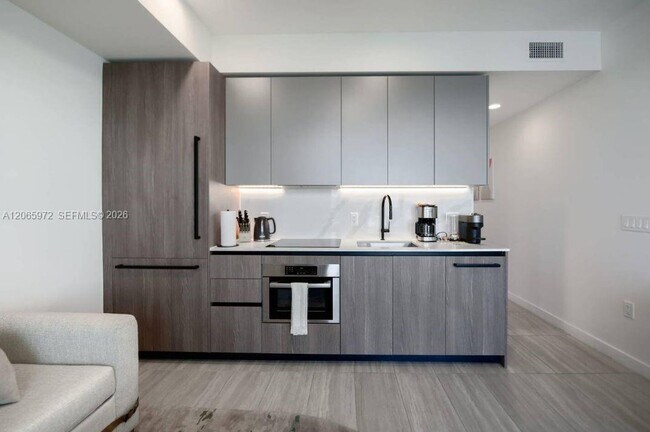580 72nd St Unit 1203