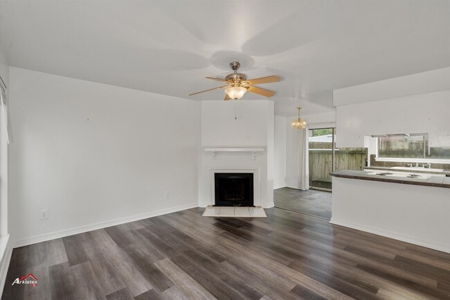 Photo - 217 Settlers Park Dr