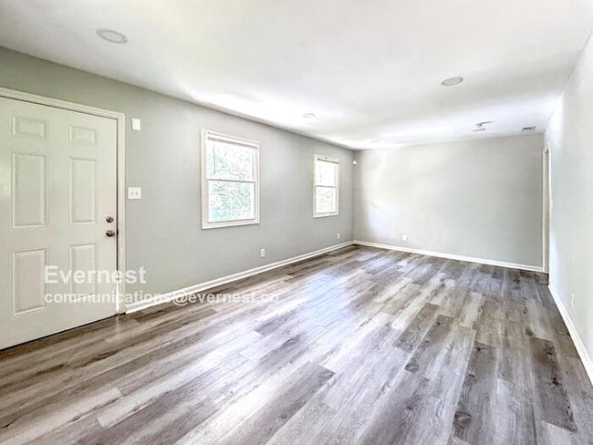 Photo - 926 Hall St NW