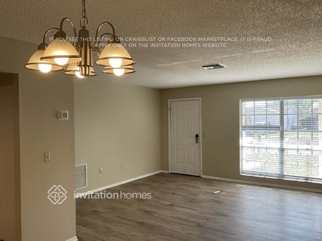 Photo - 8721 Schrader Blvd