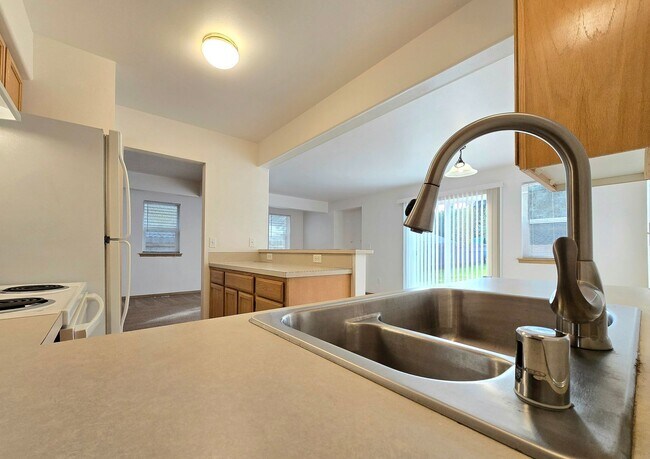 Photo - HudDea#7 Unit B