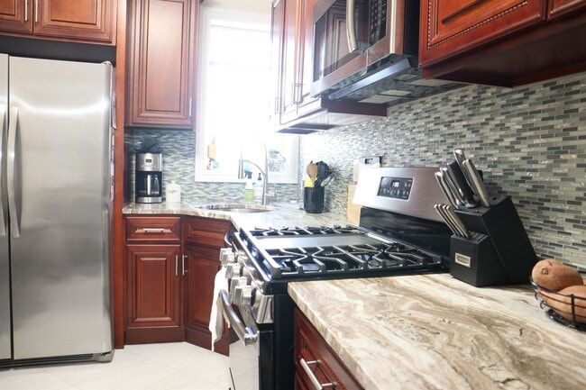 Photo - 408 Woodlawn Ave