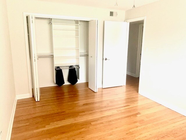 Photo - 1264 W Byron St Unit 1