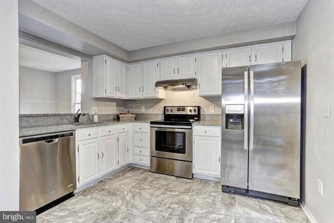 Photo - 3816 Bonnybridge Pl