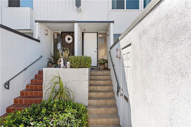 Building Photo - 456 Orion Way