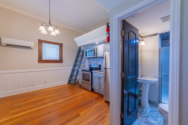 Photo - Victorian Village Apartments