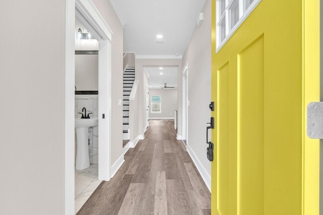 Photo - Modern 3 Bedroom Townhome!!