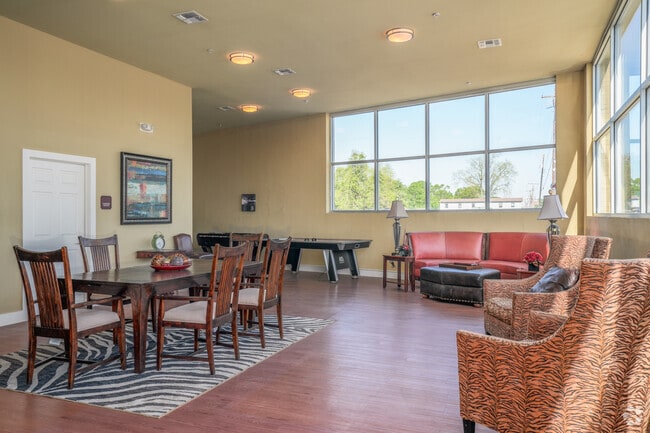 Blooms Apartments