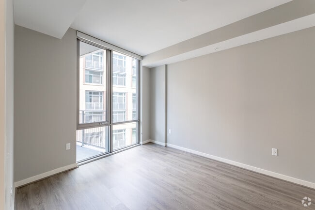 1 BR, 1 BA - 713 SF