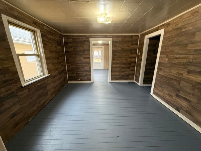 Photo - 2509 Hess Ave