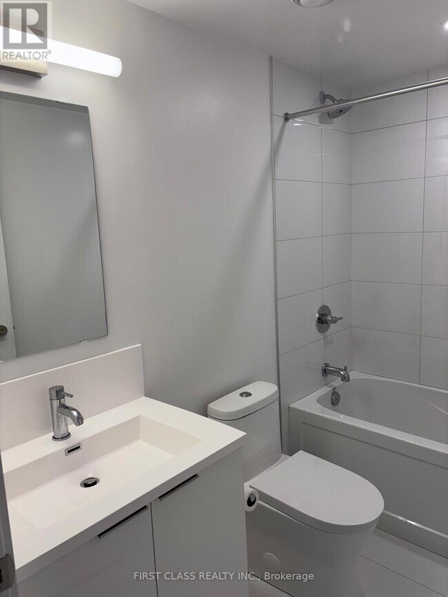 Photo - 238 Simcoe St Unit 903