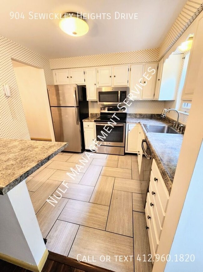 Building Photo - 904 Sewickley Heights Dr