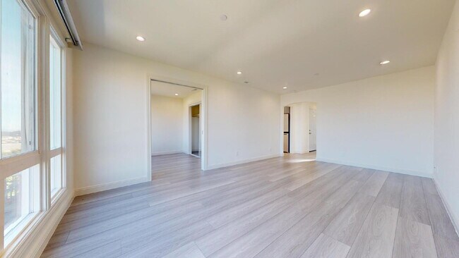 Photo - "Charming 3-Bed Oasis on Frankfort St: Spacious 2-Bath Retreat in Daly City!"