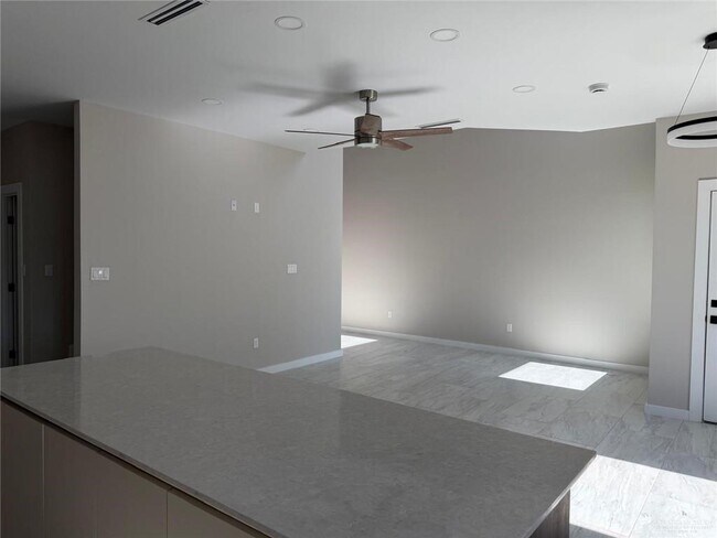 Photo - 17 Corales St