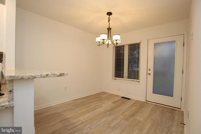 Photo - 117 Lakeside Dr