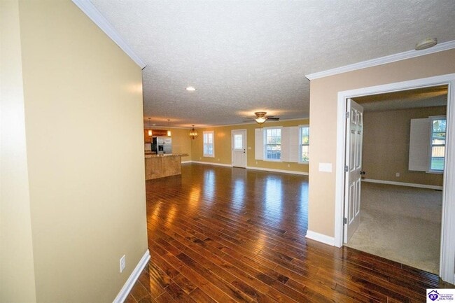 Photo - 324 Graceland Trail