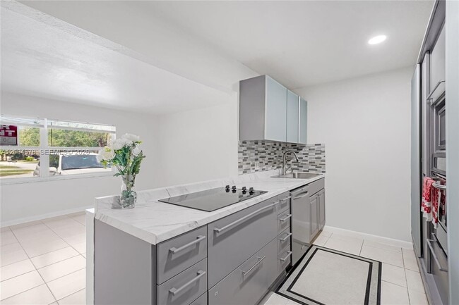 Photo - 543 SW 61st Terrace
