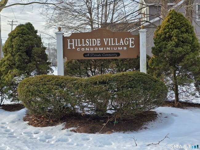 Building Photo - 45 Towne House Rd Unit 45