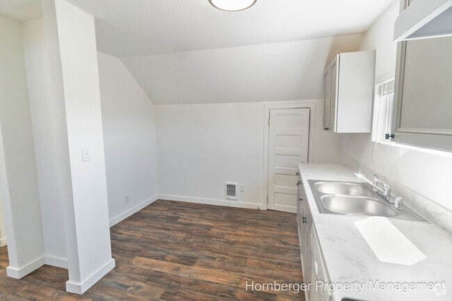 Building Photo - 1904 E Dalton Ave Unit 3 Rental