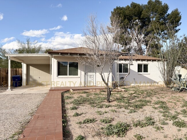 Building Photo - 5621 E Lester St