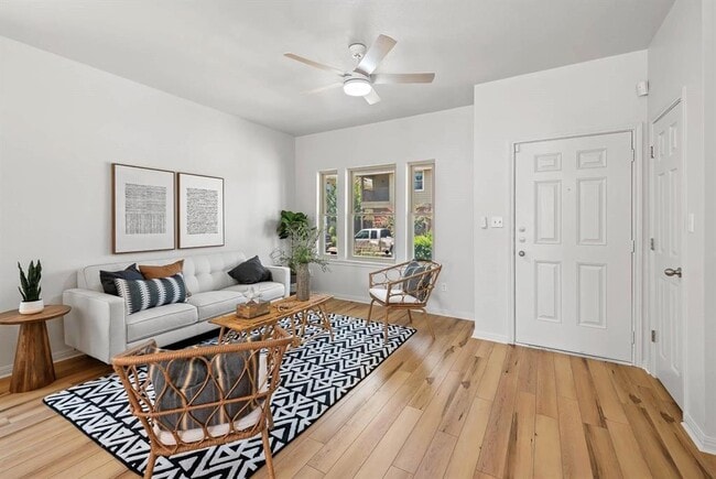 Photo - 4627 Senda Ln