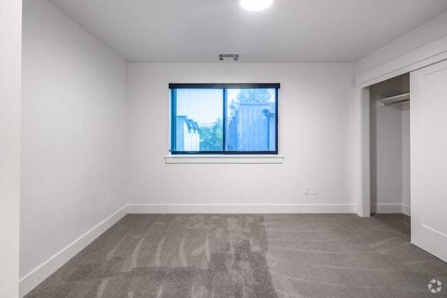2BD, 2.5BA - 1275SF