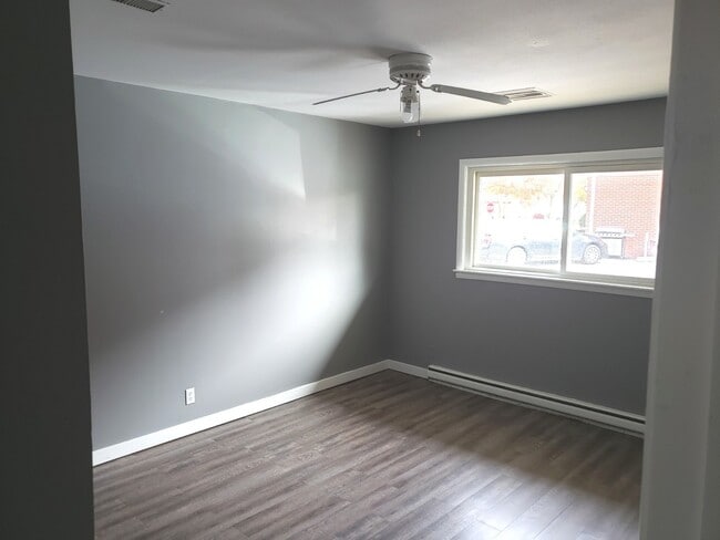 908 Greenbrier Rd