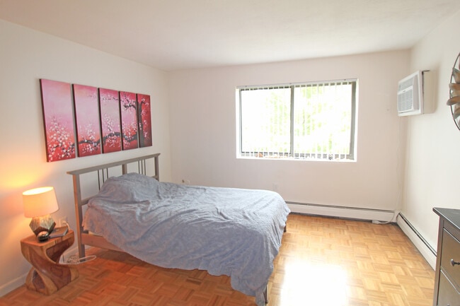 Photo - 32 Whites Ave Unit 664