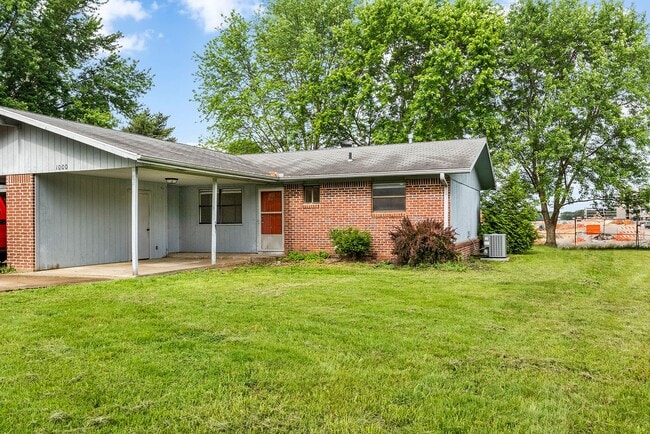 Photo - Convair Duplex Unit 1000 Convair St.