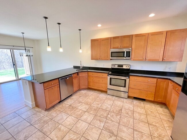 Building Photo - 111 Grey Rock Rd Unit 125