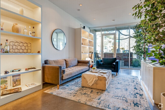 Building Photo - 2950 McKinney Ave Unit #101 Rental