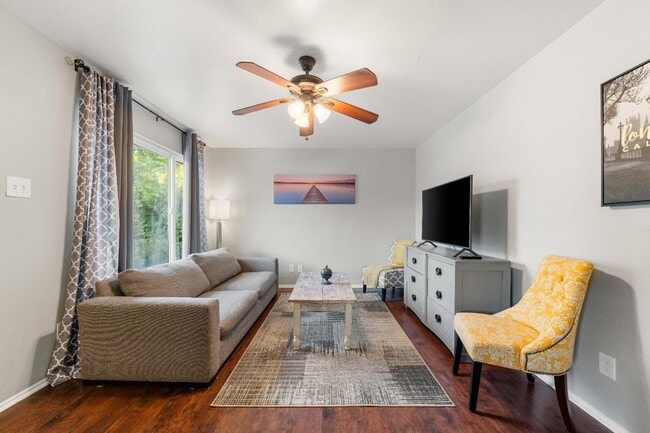 Photo - 5904 40th St Unit 5906