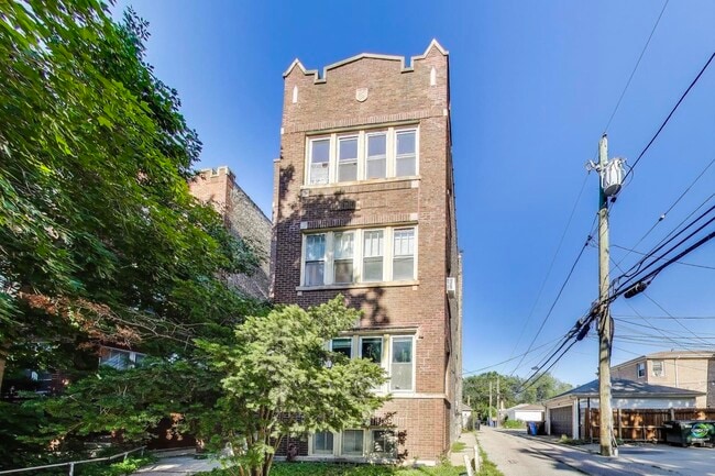 Building Photo - 5015 N Springfield Ave Unit 3 Rental