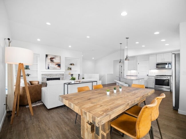 Photo - 4 bedroom Modern Home at Eagle Ridge Estates