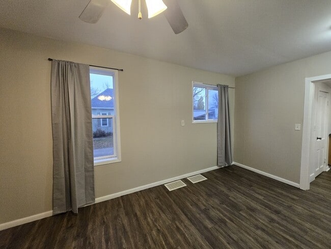 Photo - 510 2nd Ave NW