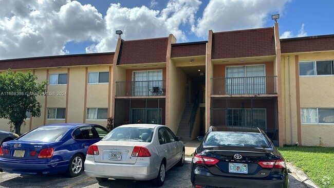 Building Photo - 2952 NW 55th Ave Unit 2D Rental