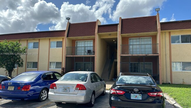 Photo - 2952 NW 55th Ave Unidad 2D Rental