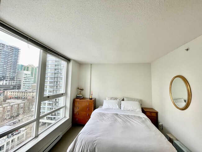 Photo - 1210-939 Expo Boulevard Unit 1210