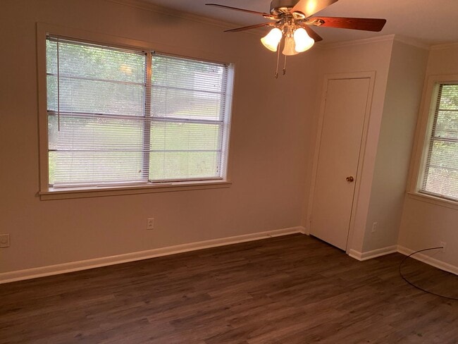 Photo - 3 Bedroom 1.5 Bath Home in Pineville, LA