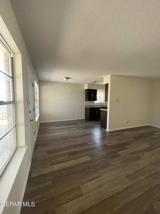 Photo - 3409 E Glen Dr