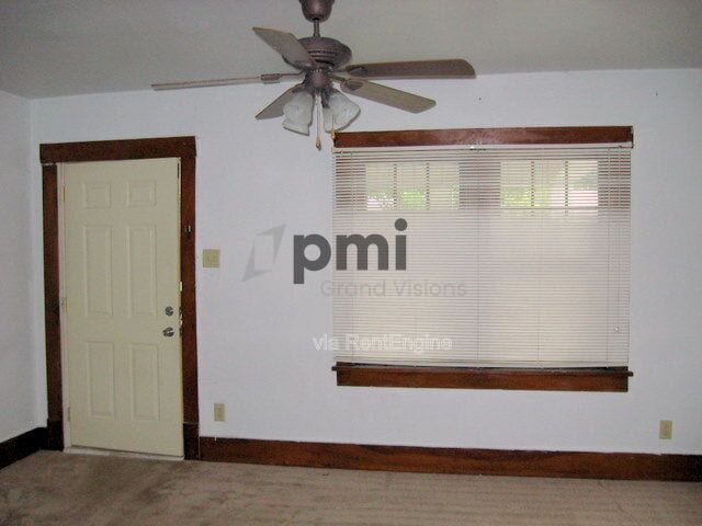 Photo - 875 W Waggoner St