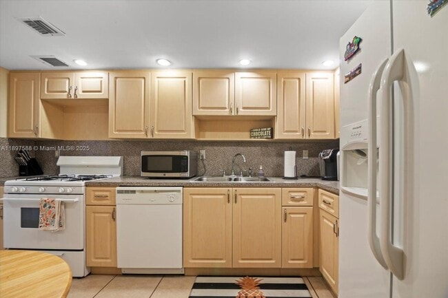 Photo - 3140 S Ocean Dr Unidad 207