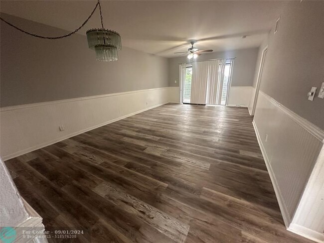 Photo - 2420 SW 81st Ave Condominio Unidad 403