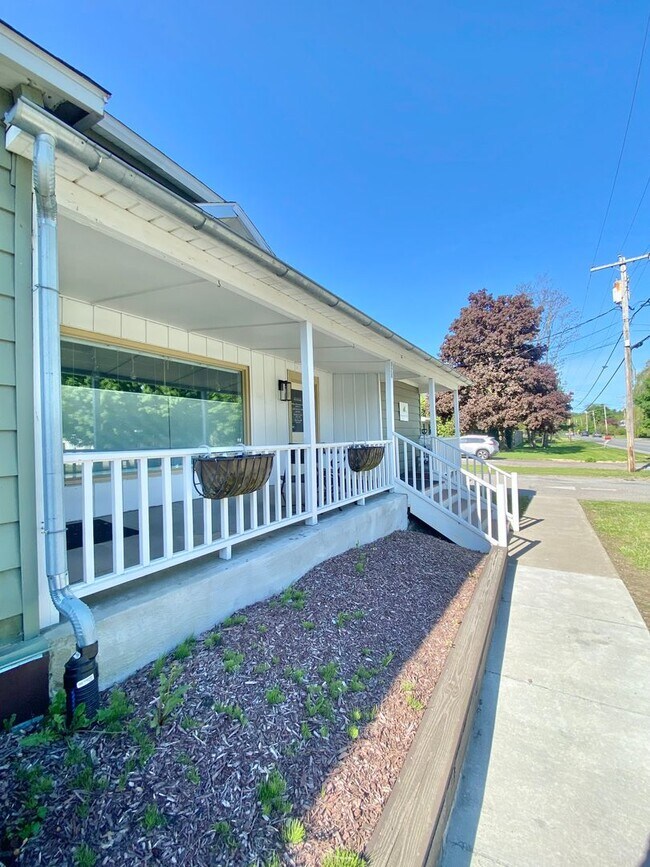 Photo - 928 Falls Road Unidad 1-4