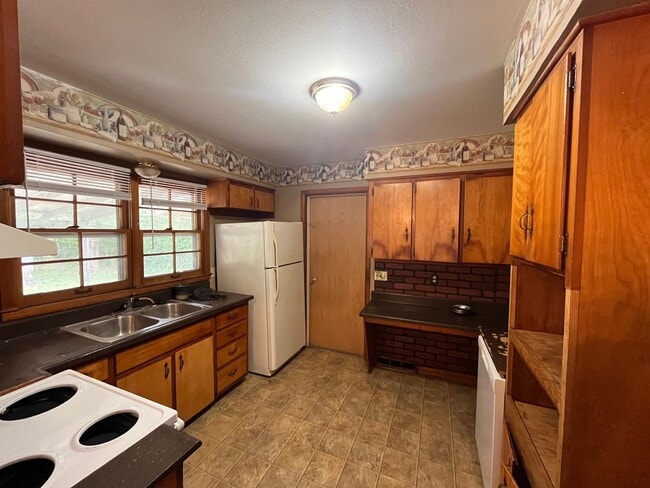 Photo - Beautiful 3 bedroom home