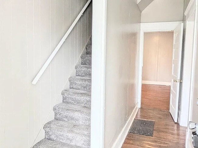 Photo - 206 W 13th Ave